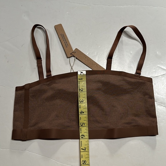 SKIMS Powermesh Bandeau In Jasper - Picture 8 of 11